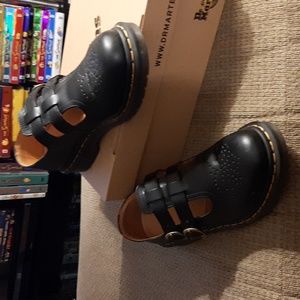 8065 Doc Martens Mary Janes